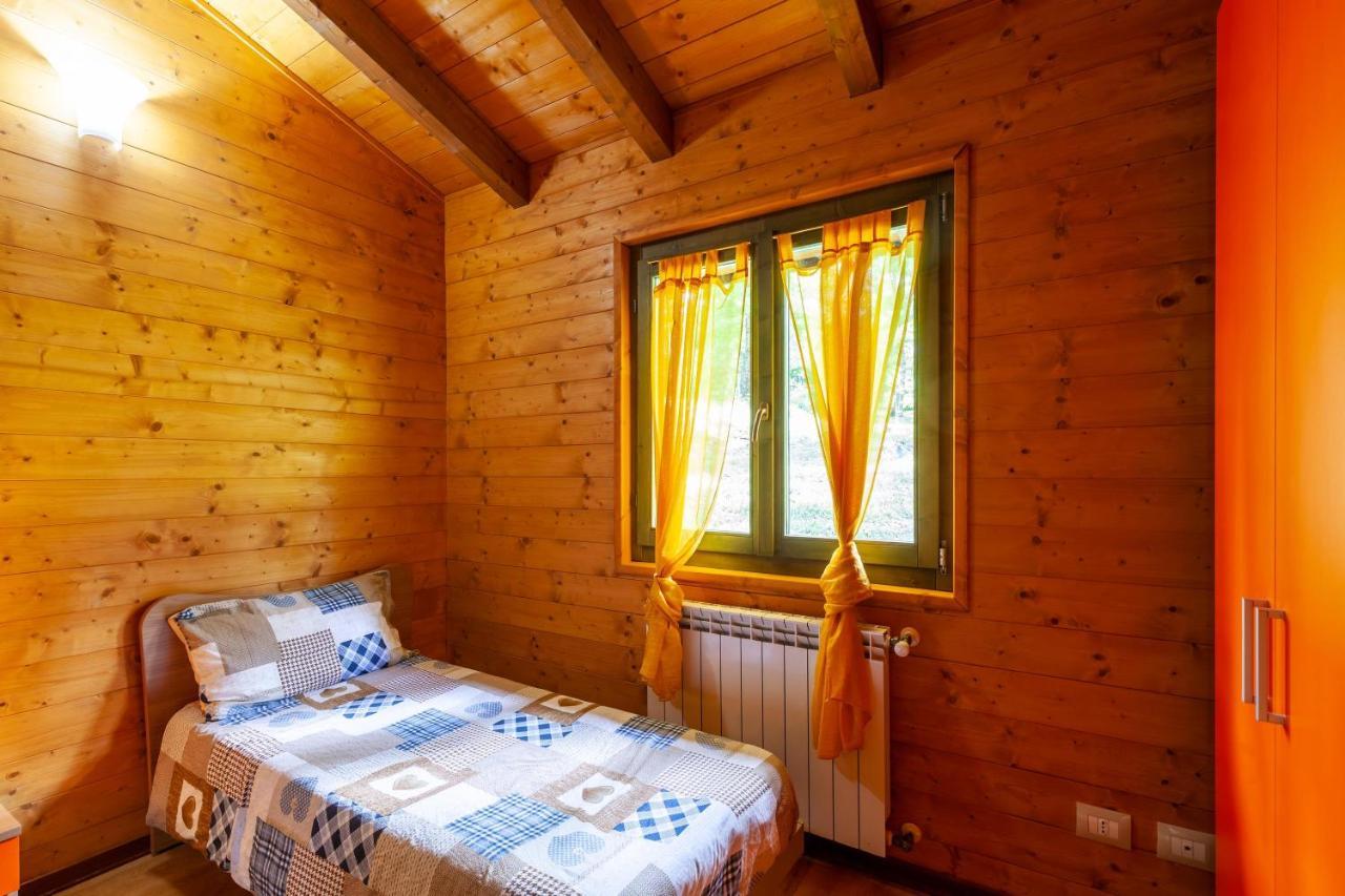 Villaggio Anemone - Chalet Mirtillo Capanne di Sillano Екстериор снимка