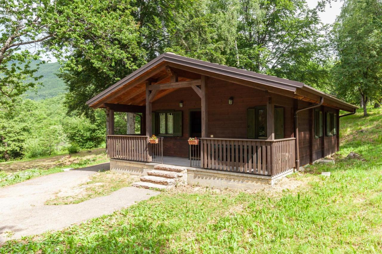 Villaggio Anemone - Chalet Mirtillo Capanne di Sillano Екстериор снимка